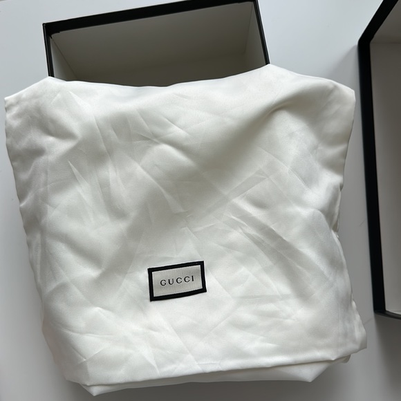 Gucci Vintage Effect GG Marmont Mini Wallet on Chain - Picture 7 of 8